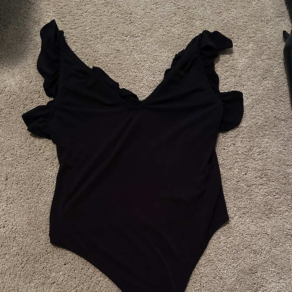 Leith Black Ruffle Sleeve Bodysuit